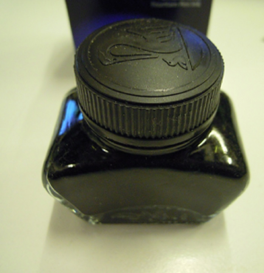 PELİKAN 4001 SİYAH MÜREKKEP CAM ŞİŞESİNDE