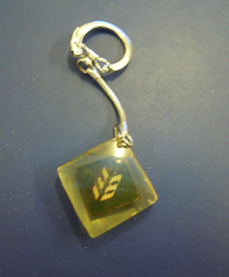 ZİRAAT BANKA POLİ KARBON ŞEFFAF ANAHTARLIK