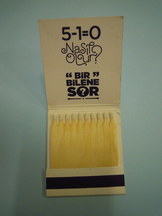 KARTON KAPAKLI AHŞAP CUBUK BİR BİLENE SOR BULMACA KİBRİT