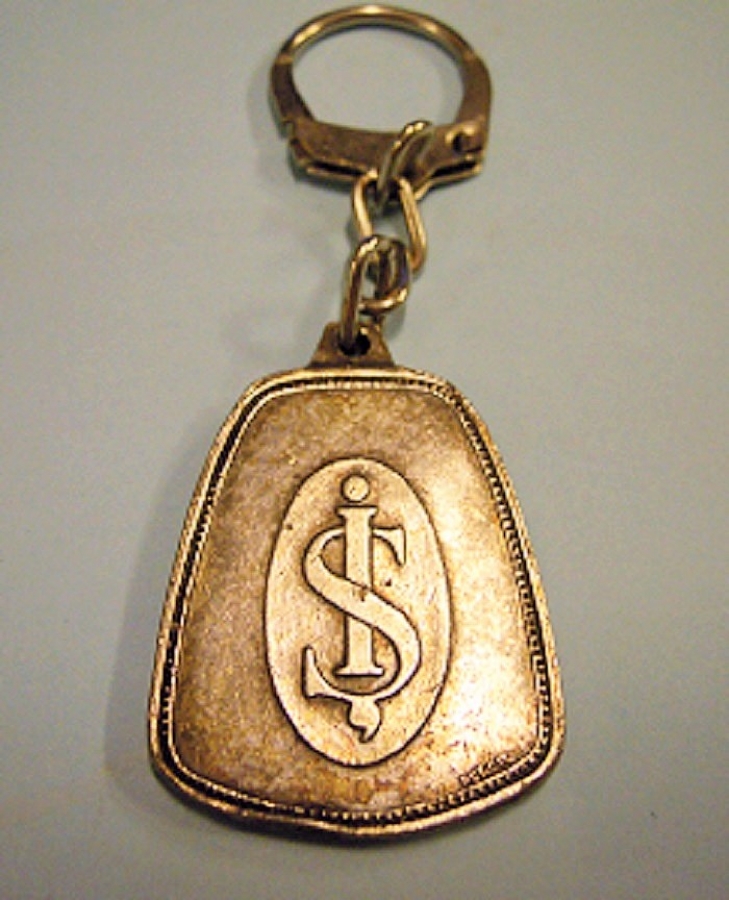 1960 TÜRKİYE İŞ BANKASI PİRİNC METAL ÜZERİ GÜMÜŞ KAPLAMA  ANAHTARLIK