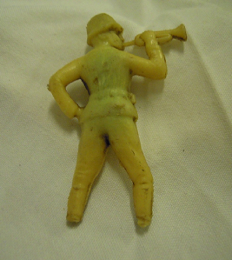 ASKER BORU CALAN PLASTİK OYUNCAK BEBEK