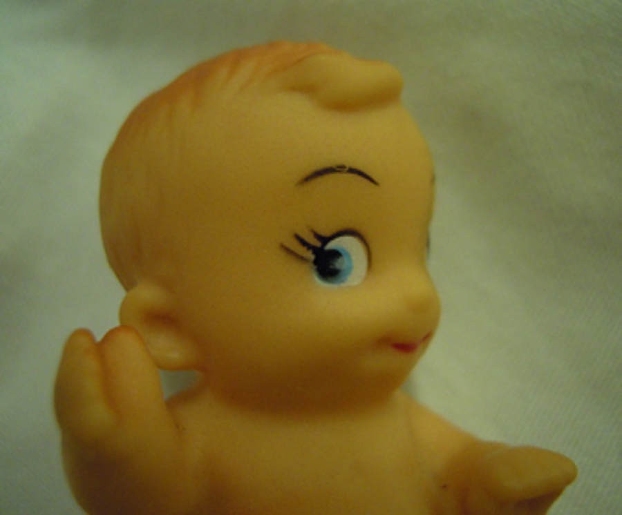 OYUNCAK PLASTİK BEBEK