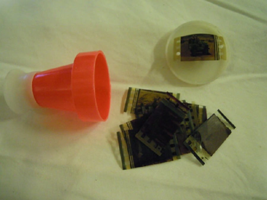 OYUNCAK PLASTİK YERLİ SİNEMA  MAKİNASİ