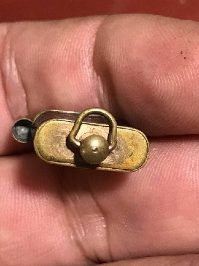 UFAK PİRİNC DERİ KAPLAMA BENZİNLİ TAŞLI CAKMAK KOLEKSİYON