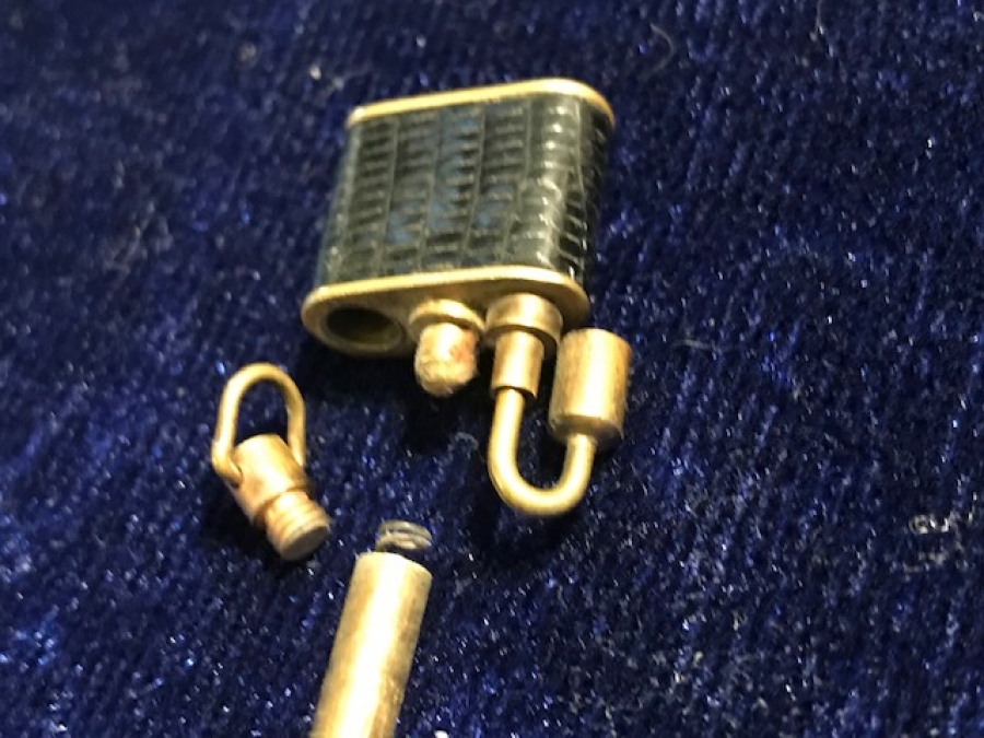 UFAK PİRİNC DERİ KAPLAMA BENZİNLİ TAŞLI CAKMAK KOLEKSİYON