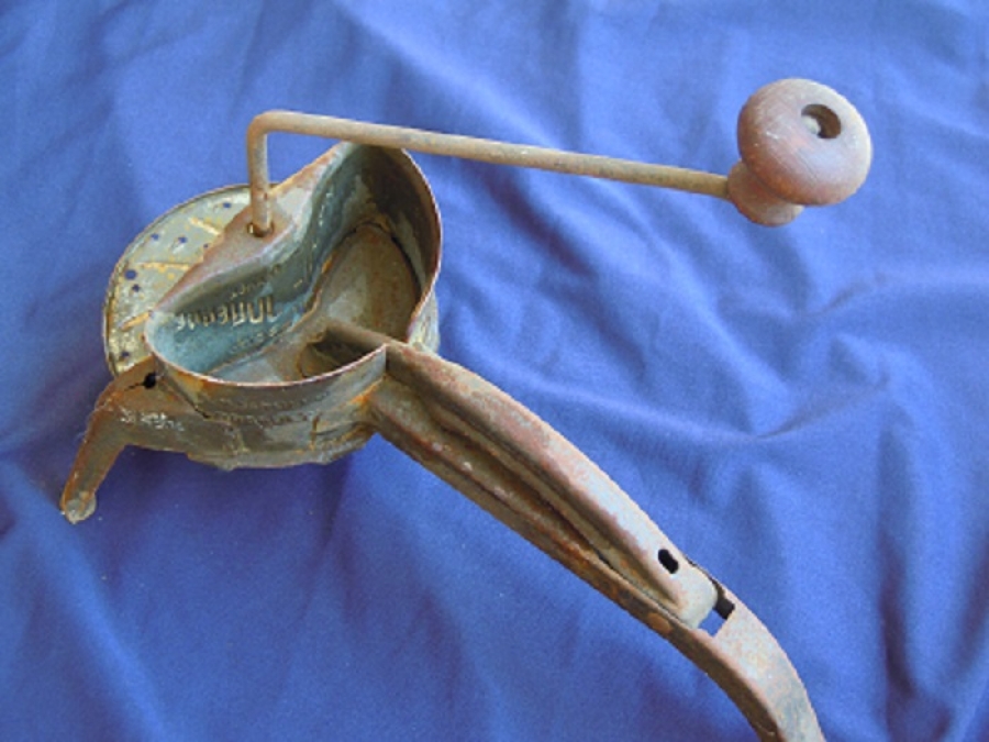 METAL MEKANİK EL İLE CEVİRMELİ DİLİMLEYİCİ A  MOULI