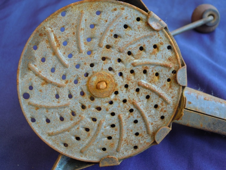 METAL MEKANİK EL İLE CEVİRMELİ DİLİMLEYİCİ A  MOULI