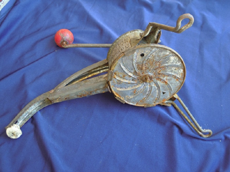 METAL MEKANİK DOGRAYICI A MOULI PRODUCT THER PAT. PEND MADE İN FRANCE MOULI - JULIENNE BREVE SGOS U.S PAT. 2 528 381 CANADIAN PAT. 487 082 485 685 