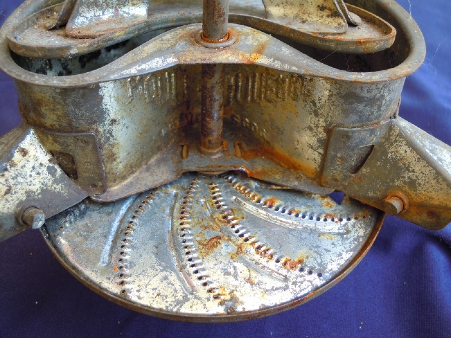 METAL MEKANİK DOGRAYICI A MOULI PRODUCT THER PAT. PEND MADE İN FRANCE MOULI - JULIENNE BREVE SGOS U.S PAT. 2 528 381 CANADIAN PAT. 487 082 485 685 