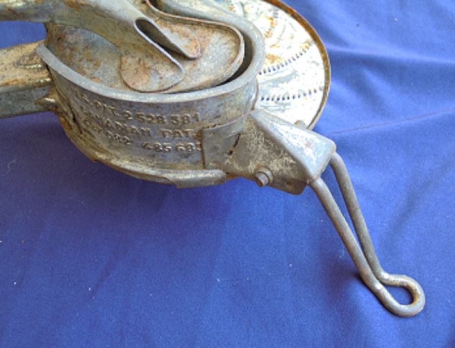 METAL MEKANİK DOGRAYICI A MOULI PRODUCT THER PAT. PEND MADE İN FRANCE MOULI - JULIENNE BREVE SGOS U.S PAT. 2 528 381 CANADIAN PAT. 487 082 485 685 