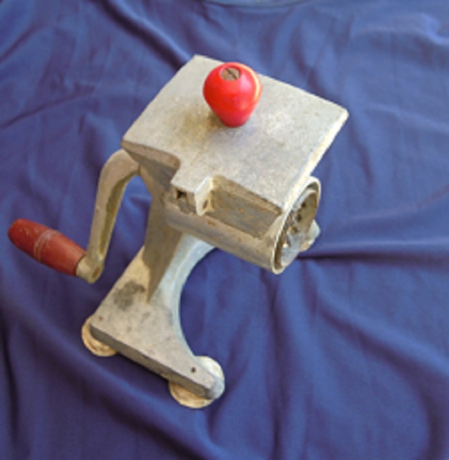 KURU YEMİŞ DEGİRMENİ MEKANİK MADE İN İTALY 