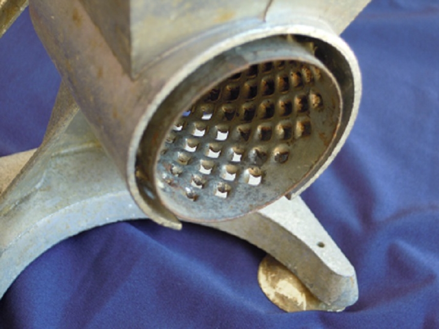 KURU YEMİŞ DEGİRMENİ MEKANİK MADE İN İTALY 