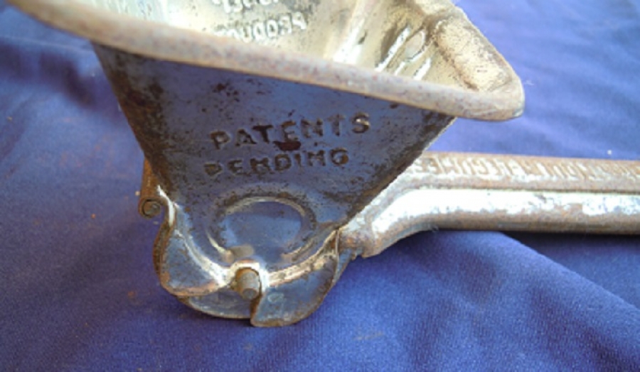 MOULI - LEGOMES A METAL MEKANİK KURU YEMİŞ DEGİRMENİ