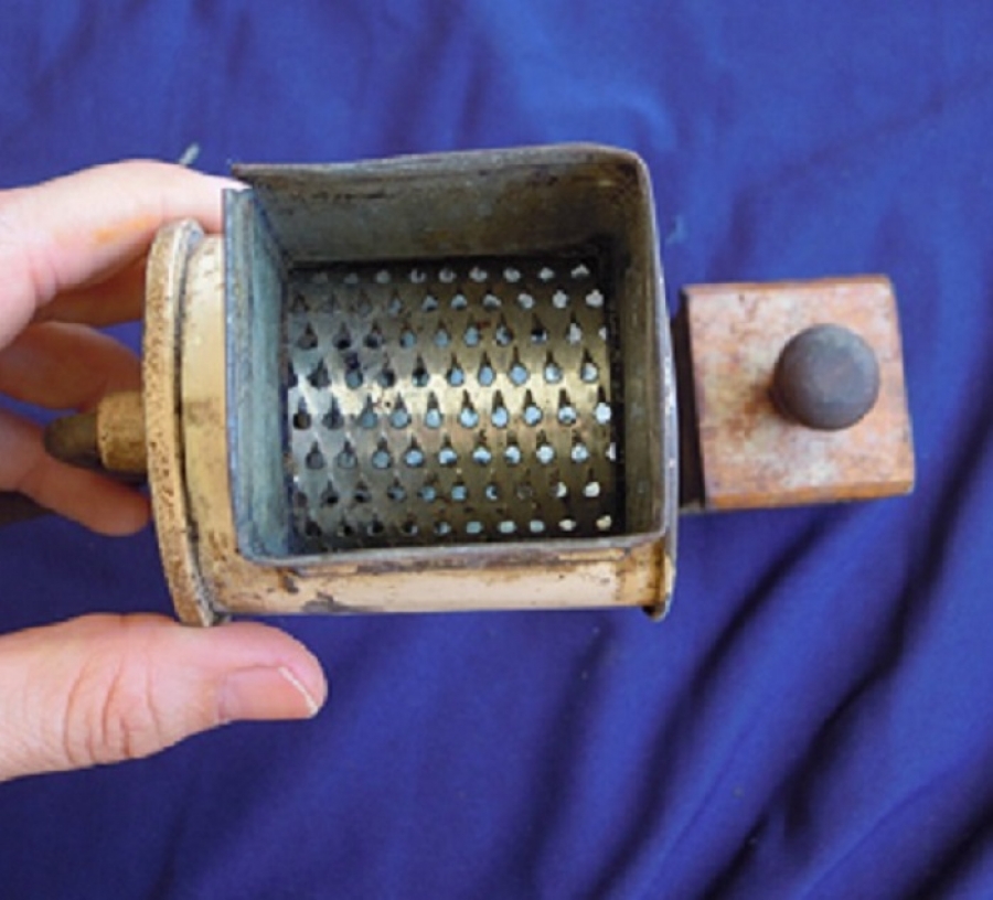 MEKANİK METAL KURU YEMİŞ DEGİRMENİ