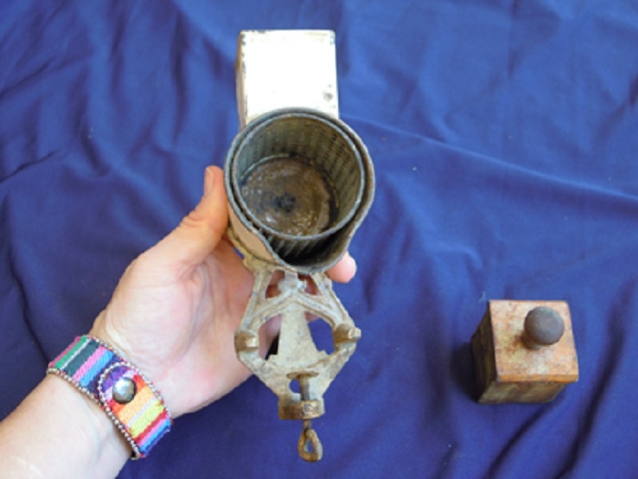 MEKANİK METAL KURU YEMİŞ DEGİRMENİ