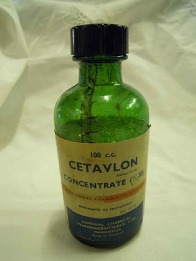 100 C.C CETAVLON CONCENTRATE ( % 20 ) KAPAKLI CAM  İLAC ŞİŞESİ