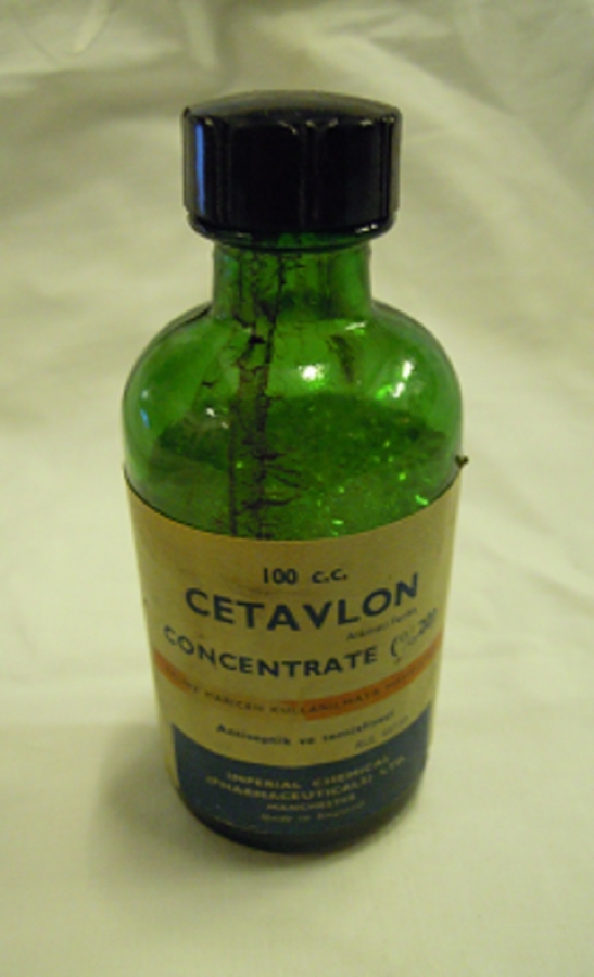 100 C.C CETAVLON CONCENTRATE ( % 20 ) KAPAKLI CAM  İLAC ŞİŞESİ