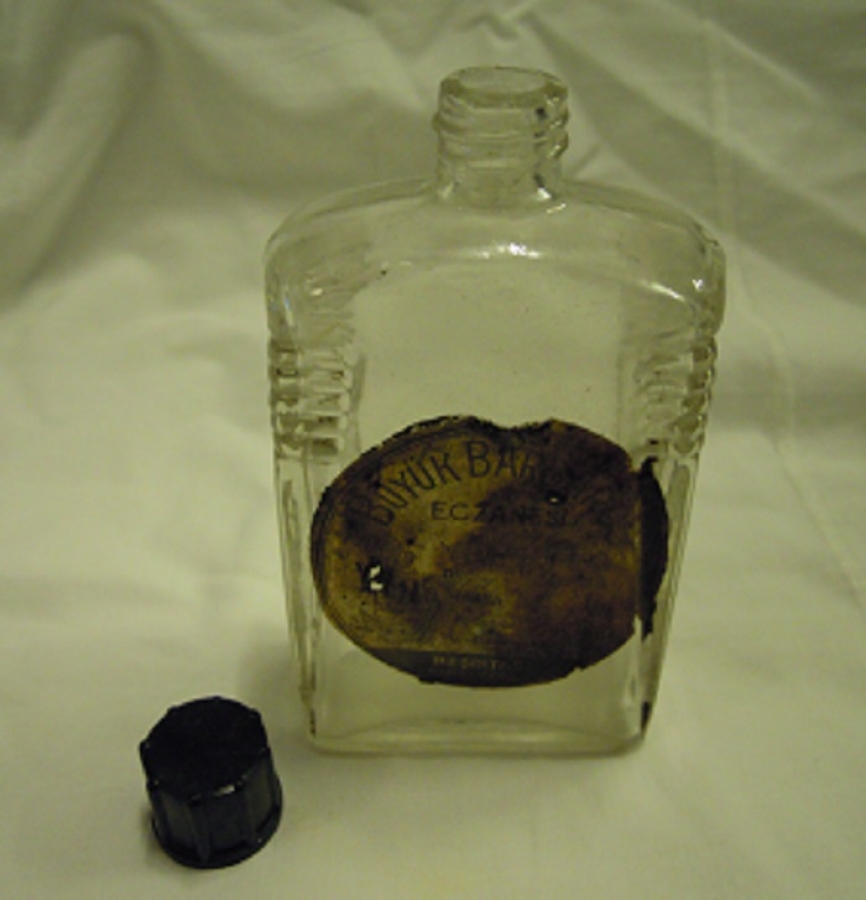 BÜYÜK BARBAROS ECZANESİ KOLONYA ŞİŞE BEŞİKTAŞ TRAMVAY CAD 51 KAPAKLI BOŞ ŞİŞE