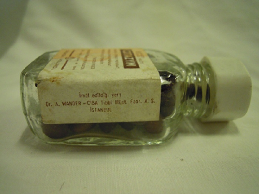 CAM ŞİŞEDE COTAZYM ORGANON - HOLLANDA 