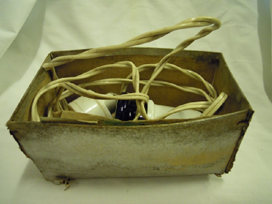 ANTİGUES FLOROS PATENT MADE İN AUSTRIA FİZİK TEDEVİSİ MOR RENKDE SI LAMBASI 110 VOLT