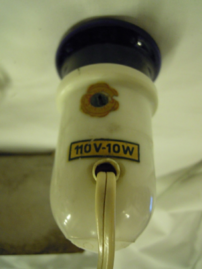 ANTİGUES FLOROS PATENT MADE İN AUSTRIA FİZİK TEDEVİSİ MOR RENKDE SI LAMBASI 110 VOLT