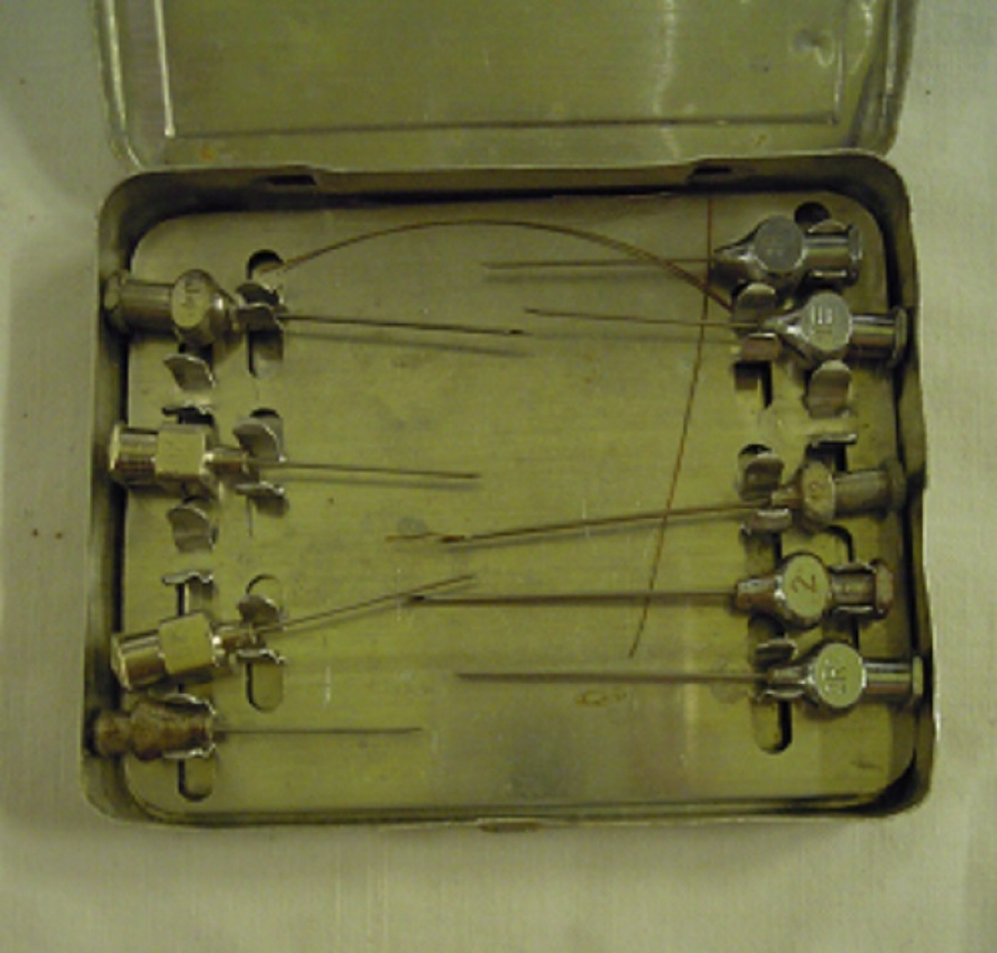 HYPODERMIC - NEEDLES INJECTIONS - KANÜLEN STAINLESS - STEEL ROSTBESTANDIGER - STANL MADE İN GERMANY İĞNE TENEKE KUTU