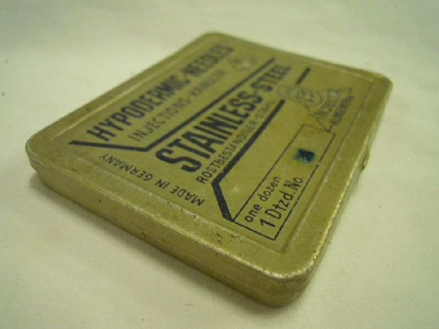 HYPODERMIC - NEEDLES INJECTIONS - KANÜLEN STAINLESS - STEEL ROSTBESTANDIGER - STANL MADE İN GERMANY İĞNE TENEKE KUTU