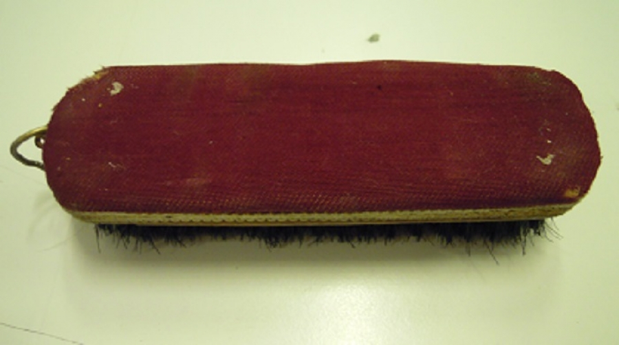 KIYAFET ELBİSE TOZ ALICI AHŞAP AT KILI  FIRÇA 