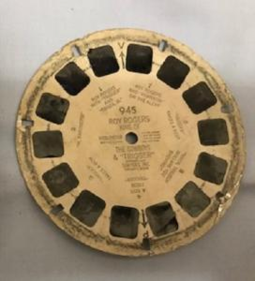 7 THREE - DIMENSIONAL PICTURES IN FULL - COLOR KODACHROME 