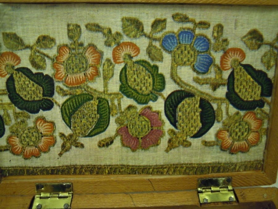 AHŞAP COK AMACLI HER YÜZÜ BOYALI RESİMLİ ŞEKERLEME KUTU