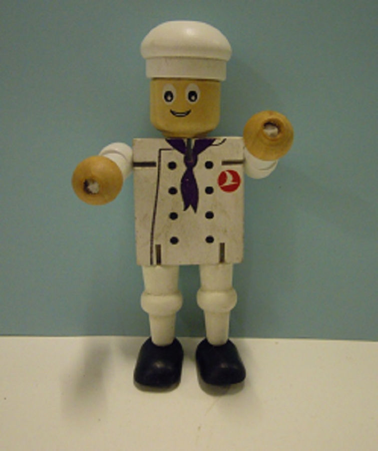 THY TÜRK HAVA YOLLARI LOGOLU PARÇALARA BÖLÜNEN HAREKETLİ AHŞAP EL BOYAMA  TURKISH AIRLINES OYUNCAK UCAN AŞCI ŞEF