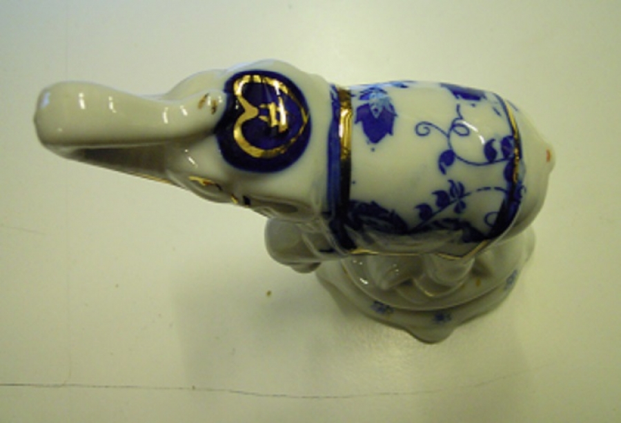 PORSELEN UGUR BEREKET TİMSALİ 3 TANE FİL