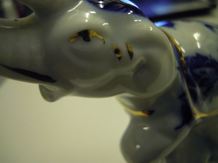 PORSELEN UGUR BEREKET TİMSALİ 3 TANE FİL