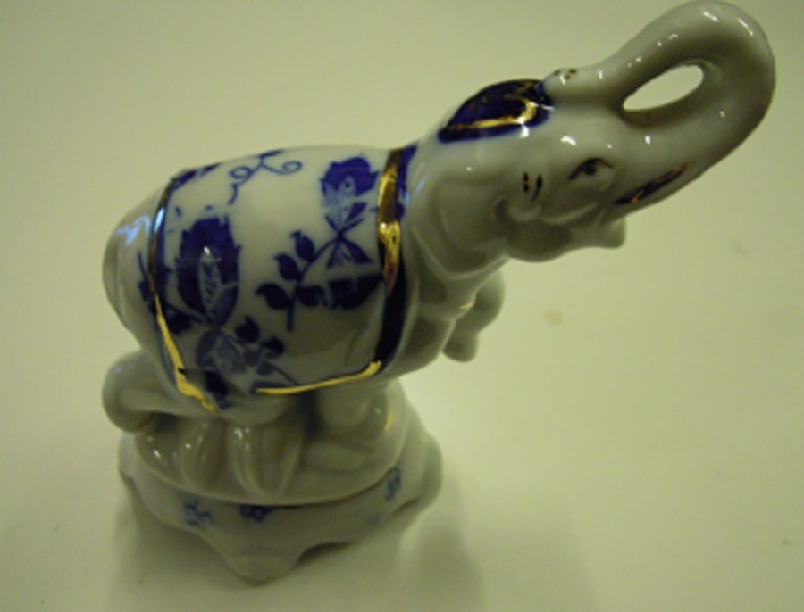 PORSELEN UGUR BEREKET TİMSALİ 3 TANE FİL