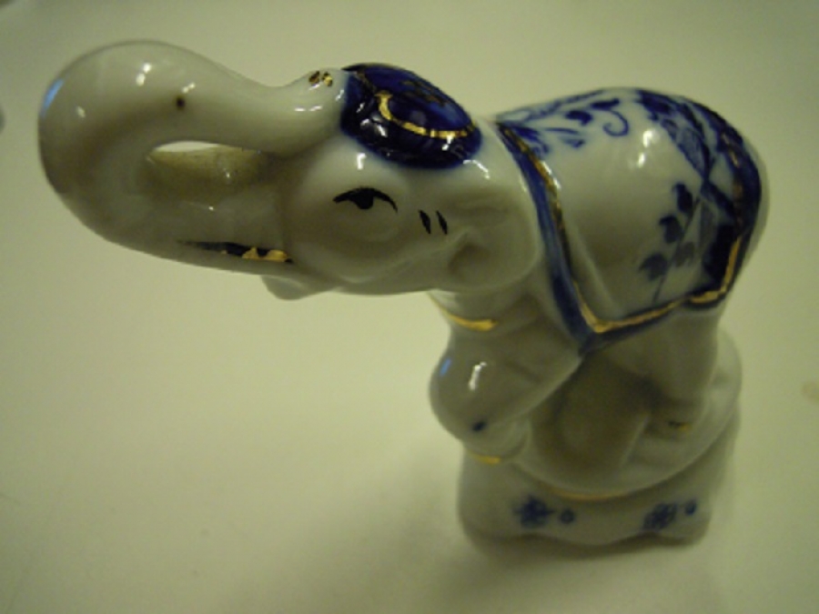 PORSELEN UGUR BEREKET TİMSALİ 3 TANE FİL