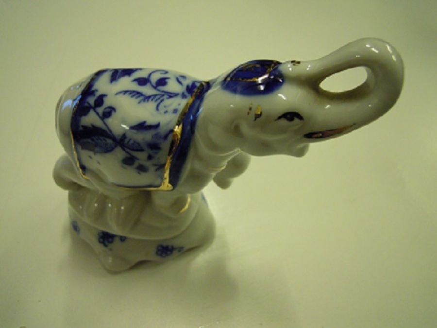 PORSELEN UGUR BEREKET TİMSALİ 3 TANE FİL