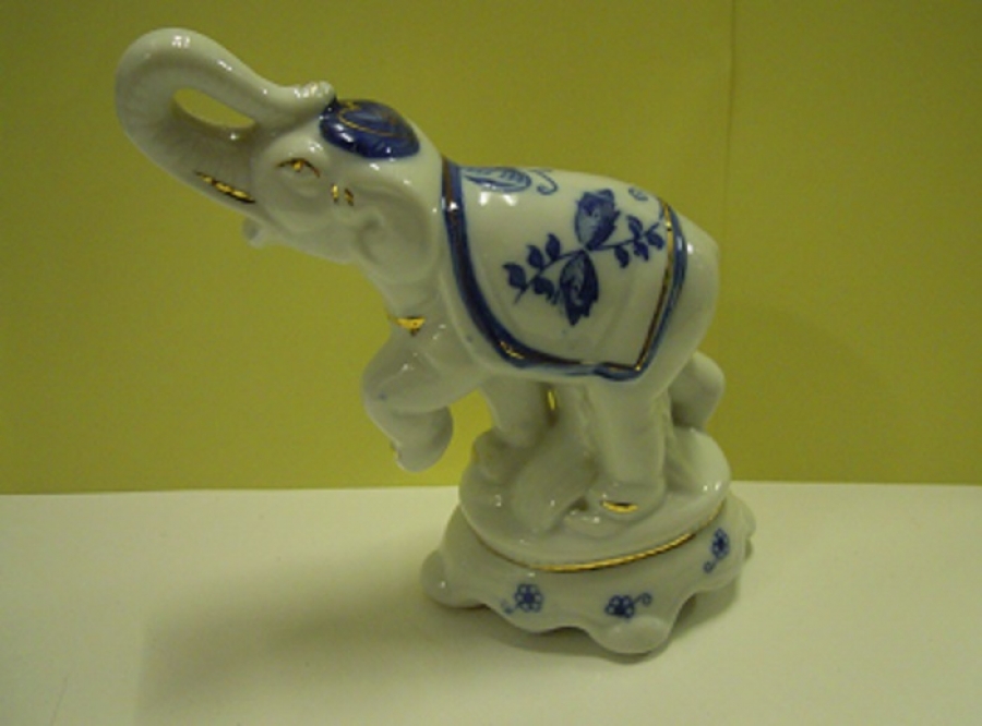 PORSELEN UGUR BEREKET TİMSALİ 3 TANE FİL