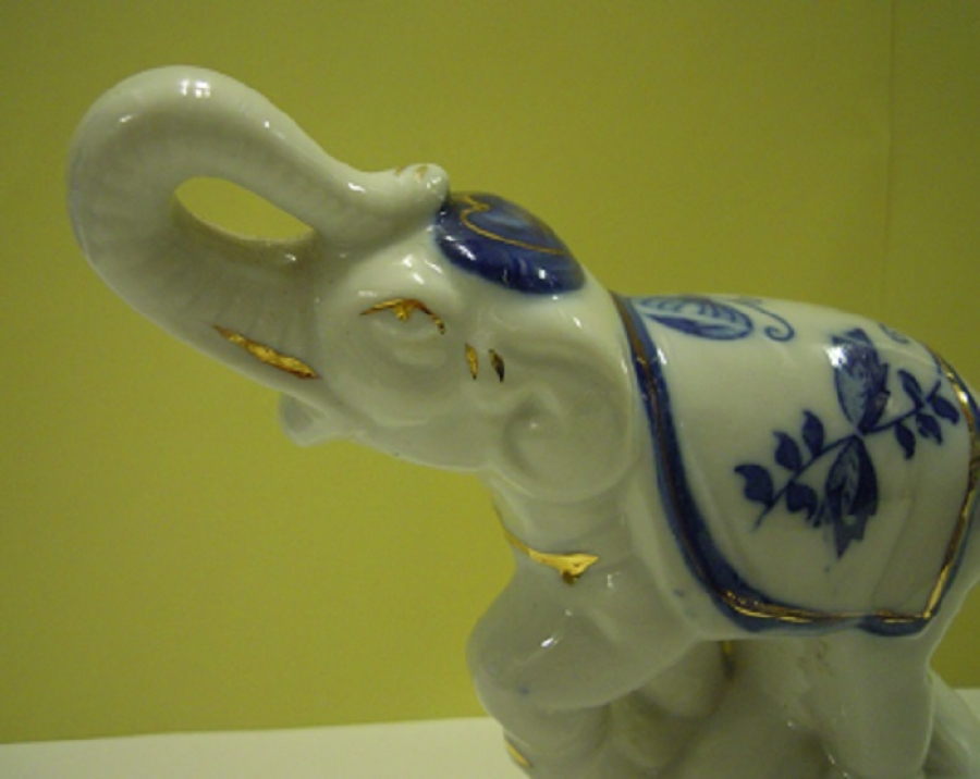 PORSELEN UGUR BEREKET TİMSALİ 3 TANE FİL