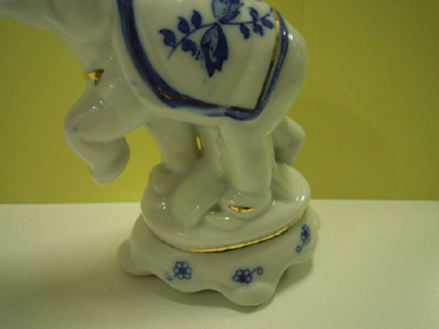 PORSELEN UGUR BEREKET TİMSALİ 3 TANE FİL