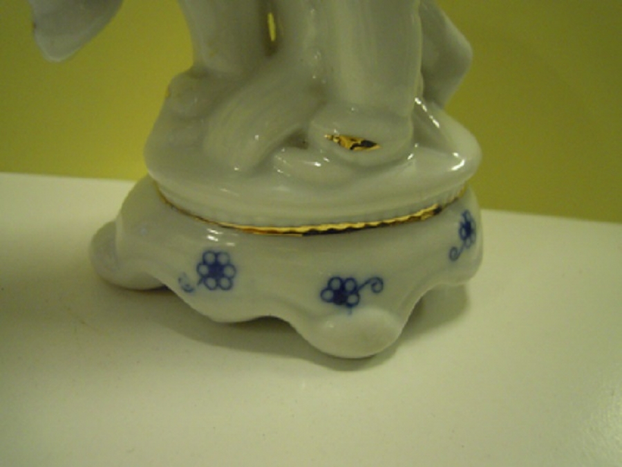 PORSELEN UGUR BEREKET TİMSALİ 3 TANE FİL