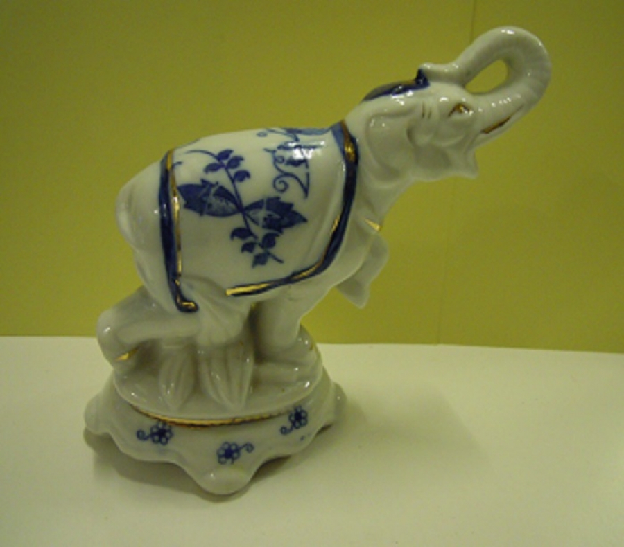 PORSELEN UGUR BEREKET TİMSALİ 3 TANE FİL