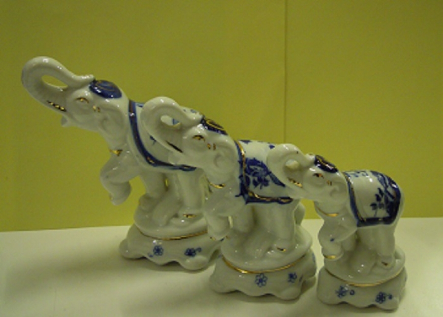 PORSELEN UGUR BEREKET TİMSALİ 3 TANE FİL