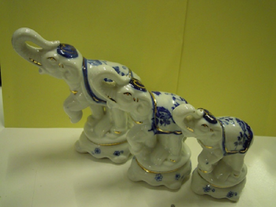 PORSELEN UGUR BEREKET TİMSALİ 3 TANE FİL