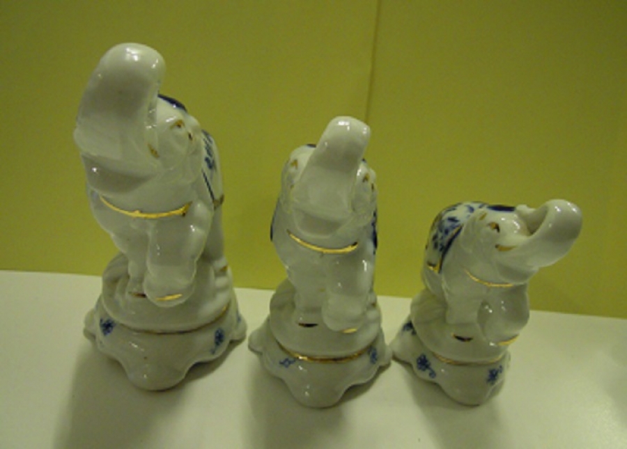 PORSELEN UGUR BEREKET TİMSALİ 3 TANE FİL