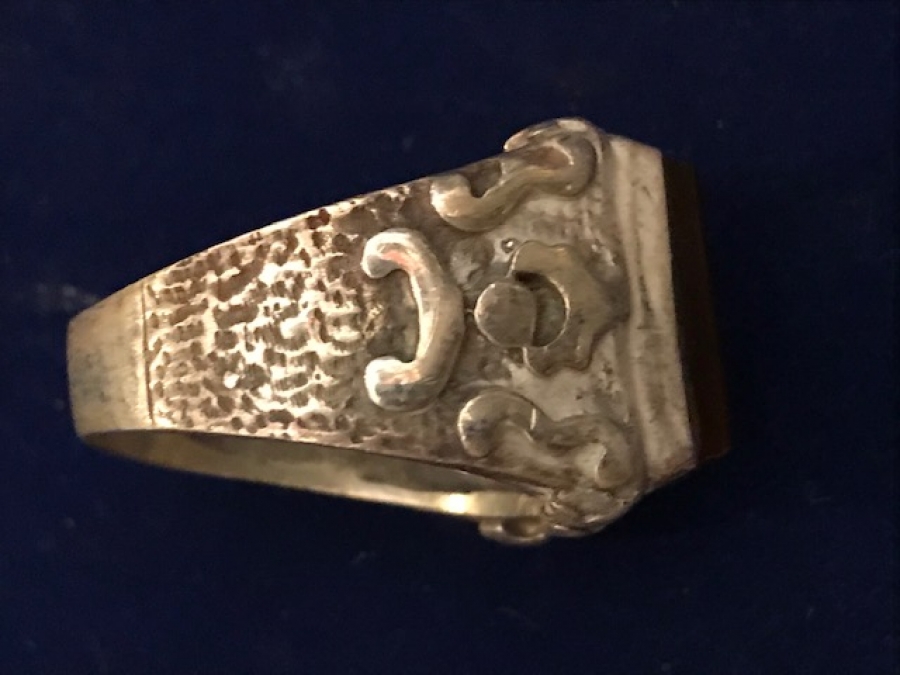 AKİK EL KAZIMA ÜZERİ YAZILI TAŞLI HAS SAF GÜMÜŞDEN  KAPALICARŞI HAMPAR USTA İŞCİLİKLİ YÜZÜK 