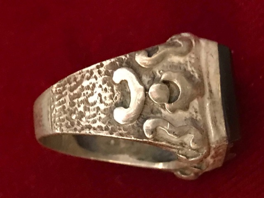 AKİK EL KAZIMA ÜZERİ YAZILI TAŞLI HAS SAF GÜMÜŞDEN  KAPALICARŞI HAMPAR USTA İŞCİLİKLİ YÜZÜK 