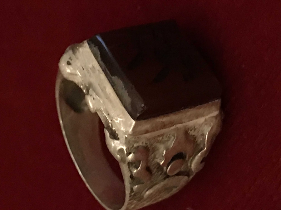 AKİK EL KAZIMA ÜZERİ YAZILI TAŞLI HAS SAF GÜMÜŞDEN  KAPALICARŞI HAMPAR USTA İŞCİLİKLİ YÜZÜK 