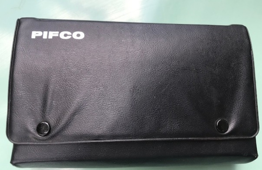 SEYEHAT İÇİN KULLANILAN KUTUSUNDA KATLANAN PIFCO UNIVERSAL 220 VOLT ELEKTİRİKLİ UTU