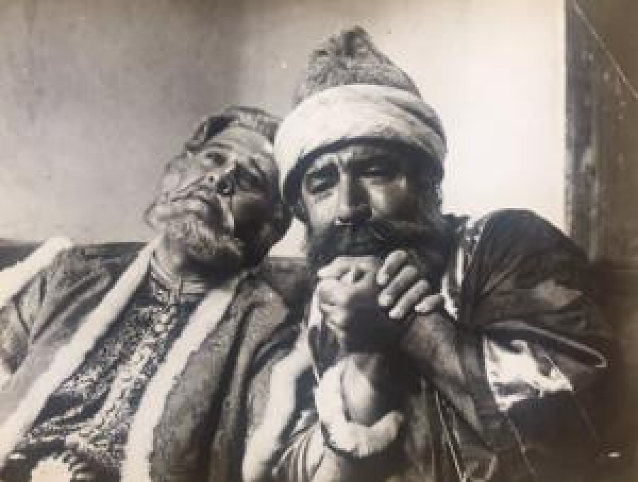 TİYATRODA SAHNESİNDEN GÜZEL BİR KARE ALİ SEN