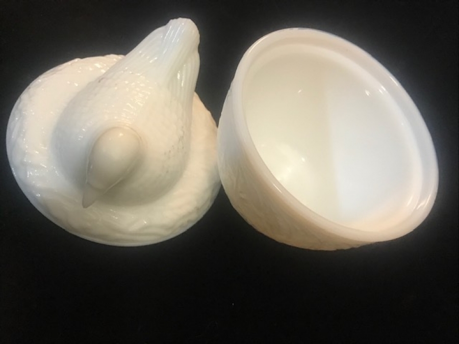 BEYAZ KAPAKLI OPALİN GÜVERCİN FORM AVON KIREM KABI 